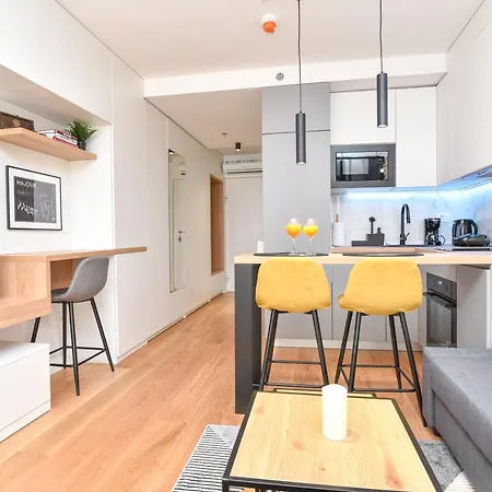 Bee One Apartament *