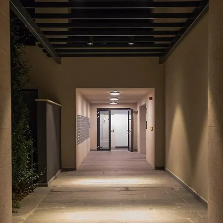 Bee One Apartament *