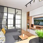 Apartman Bee One *